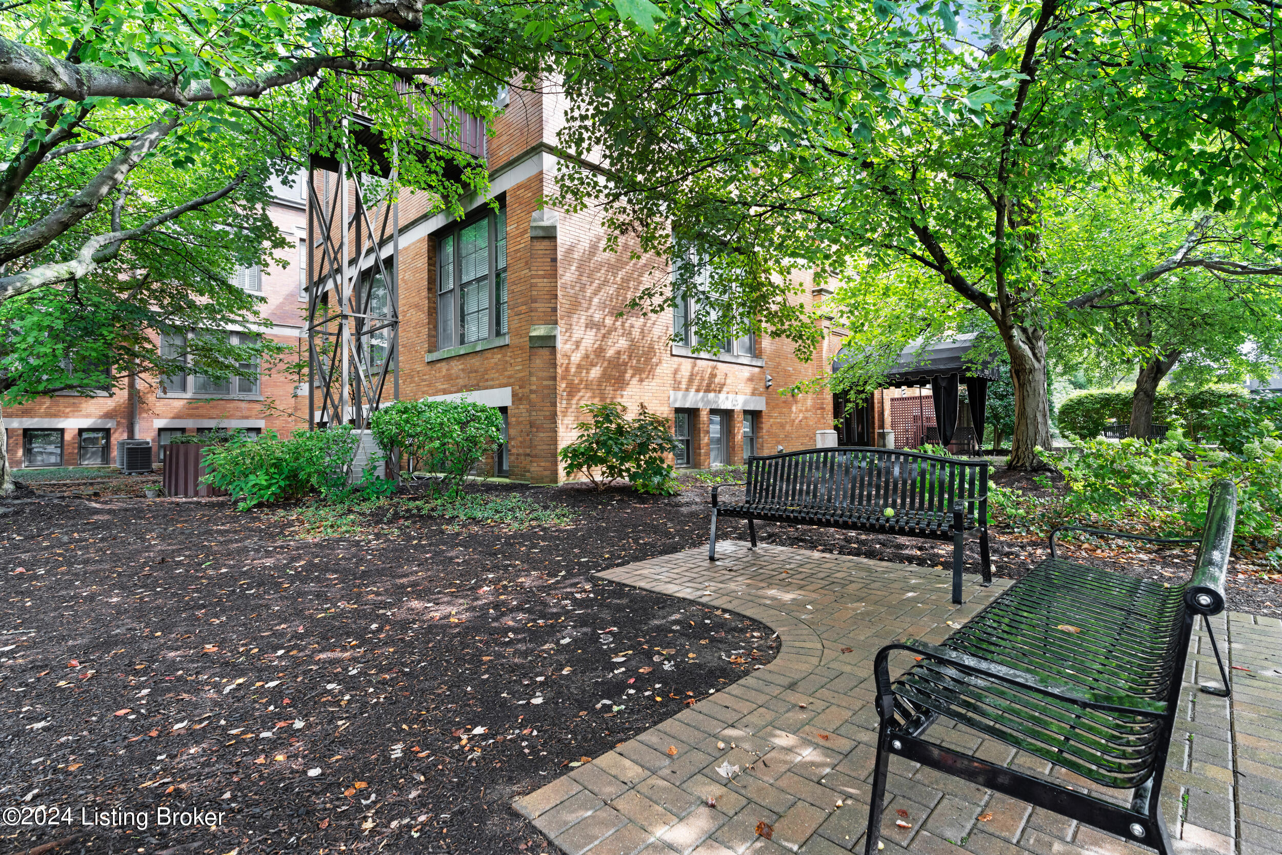 2525 George Rogers Clark Pl, 303