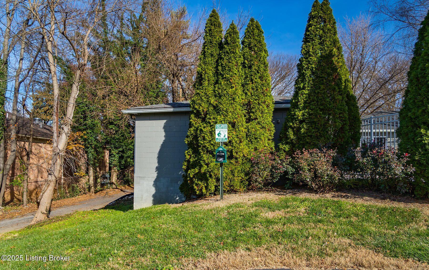 9 Lake Ave