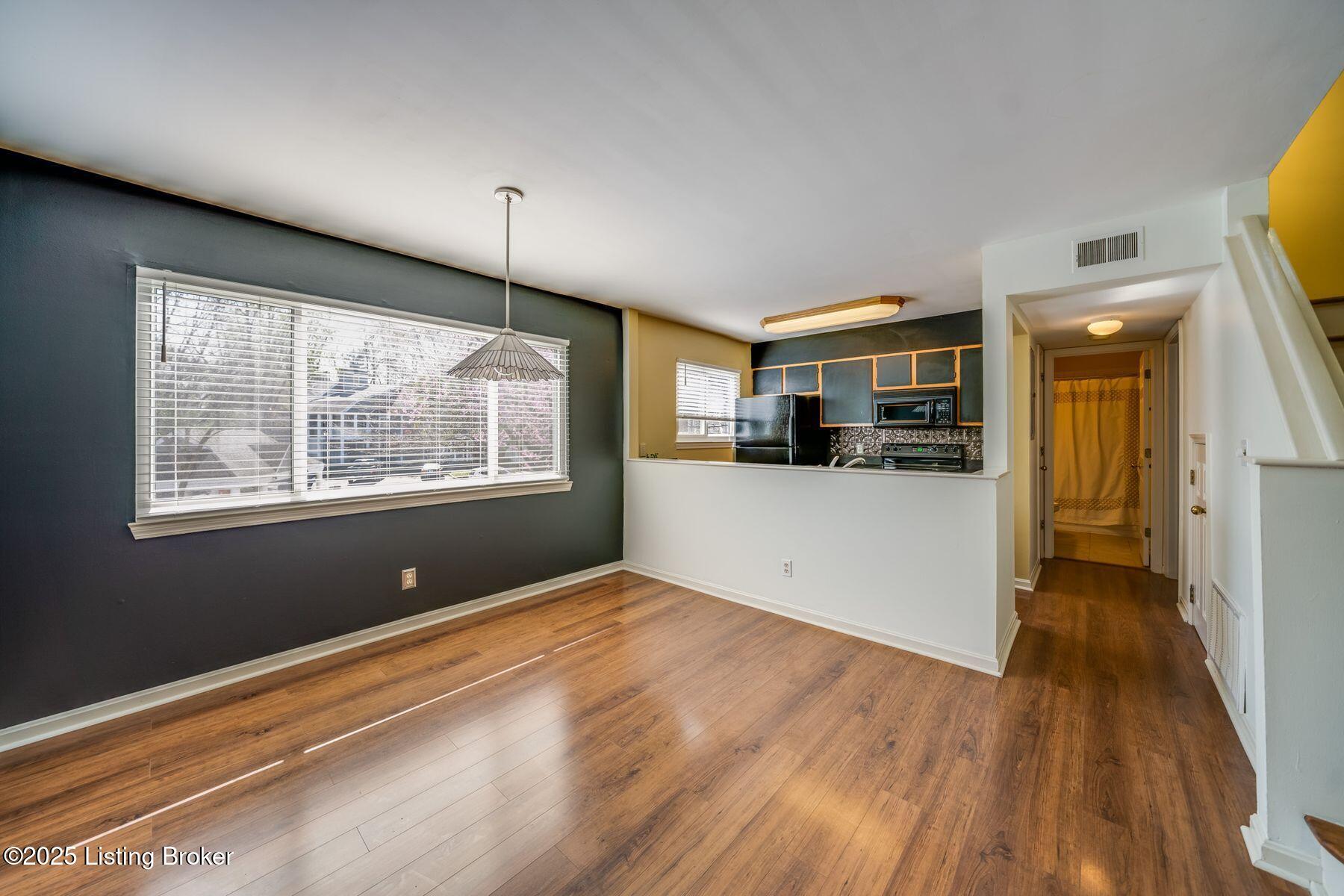 9 Lake Ave