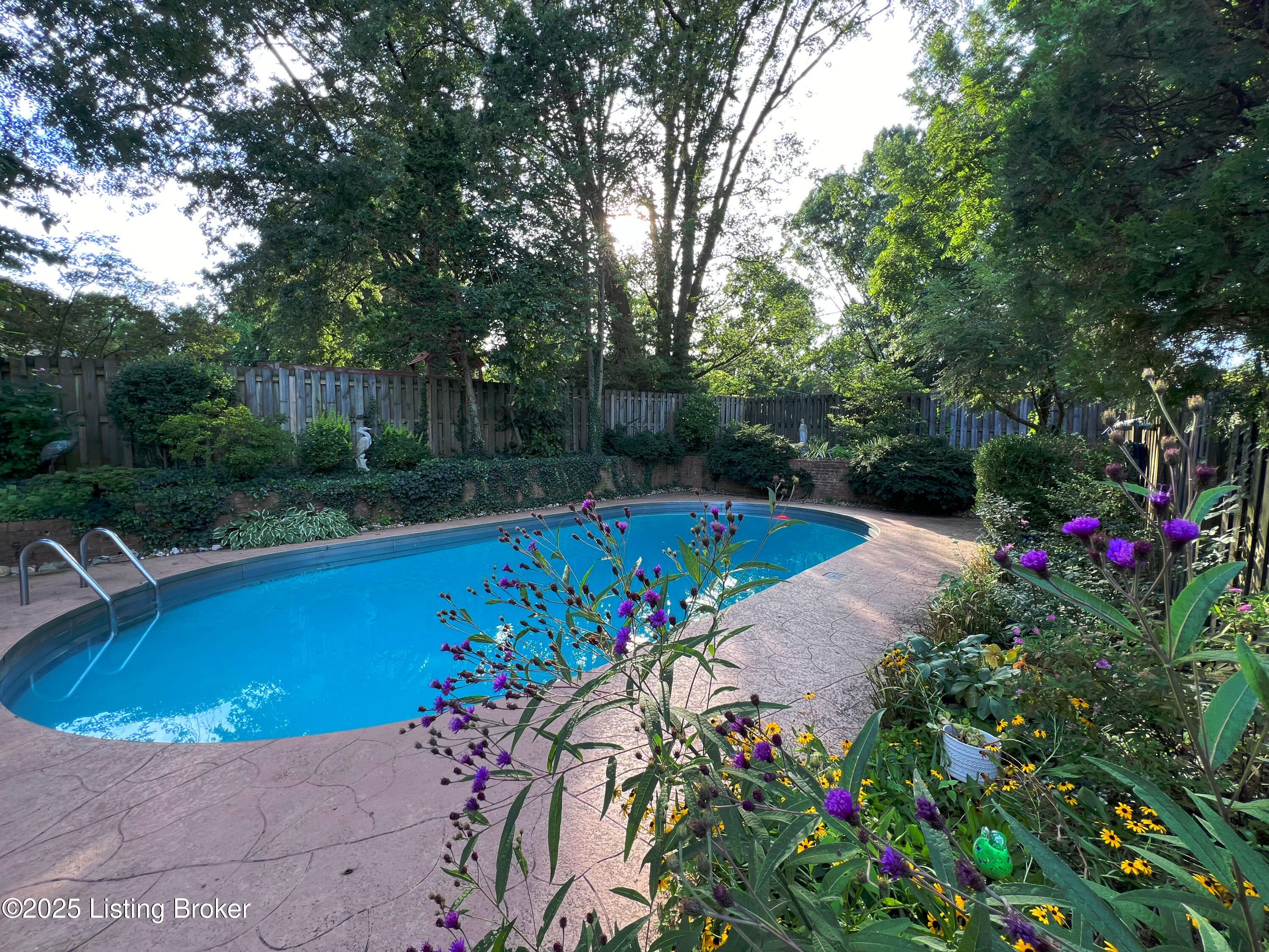1824 Knollwood Rd