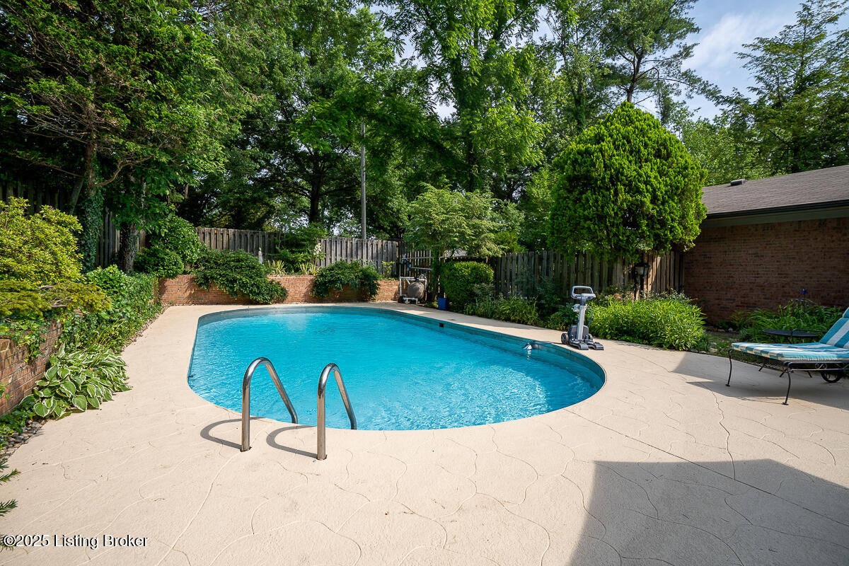 1824 Knollwood Rd