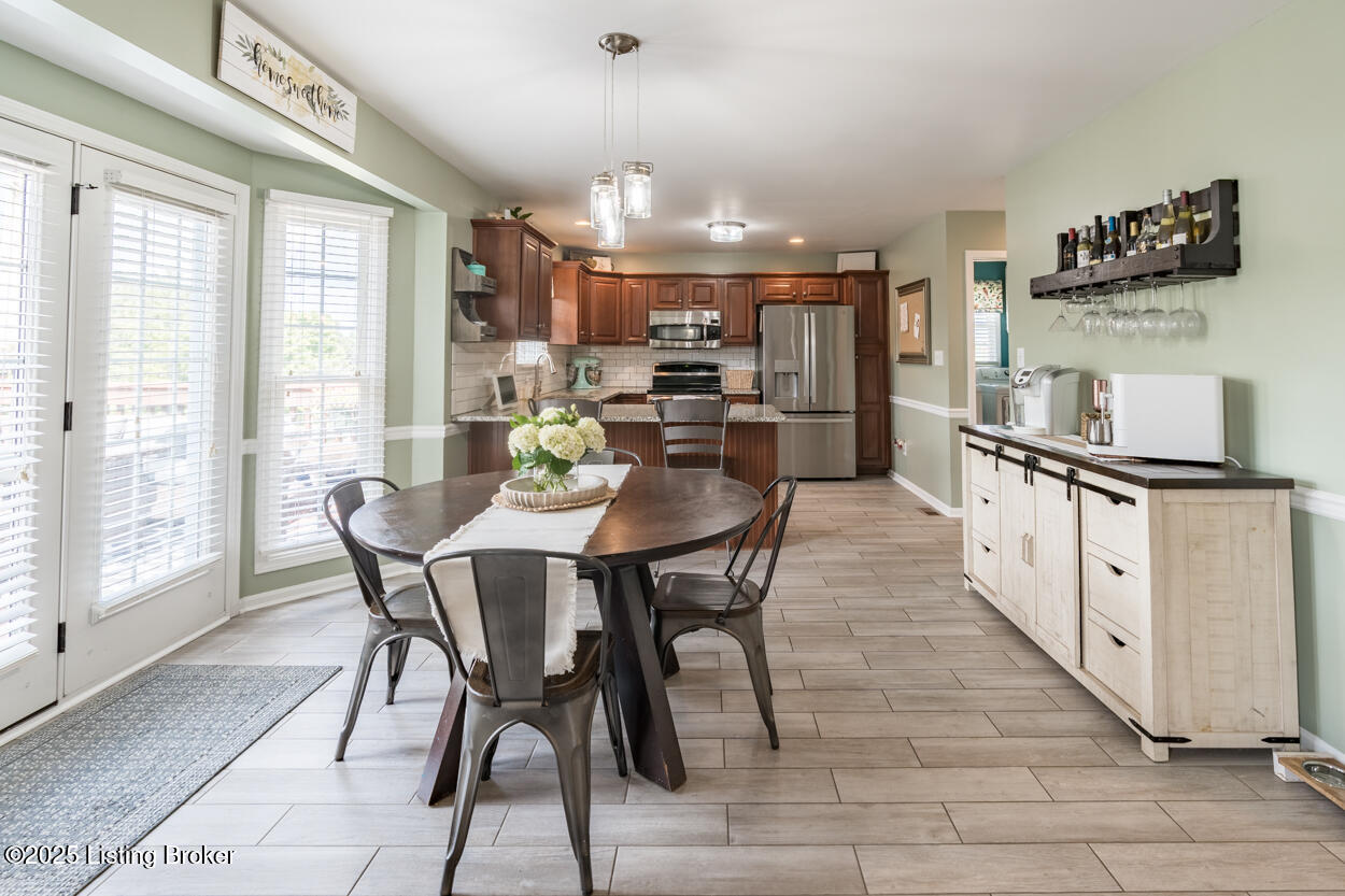 4702 Saratoga Springs Ct