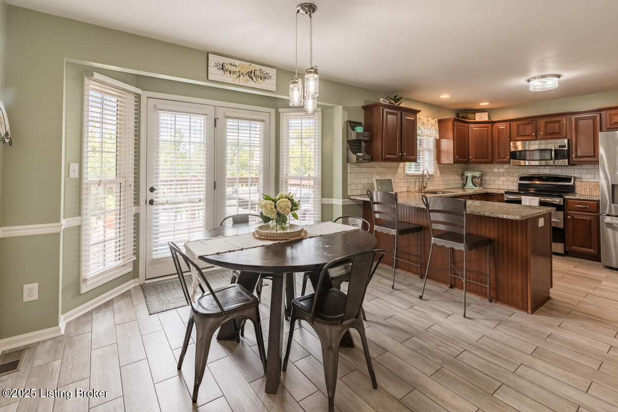 4702 Saratoga Springs Ct