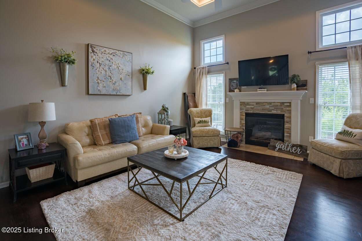 4702 Saratoga Springs Ct