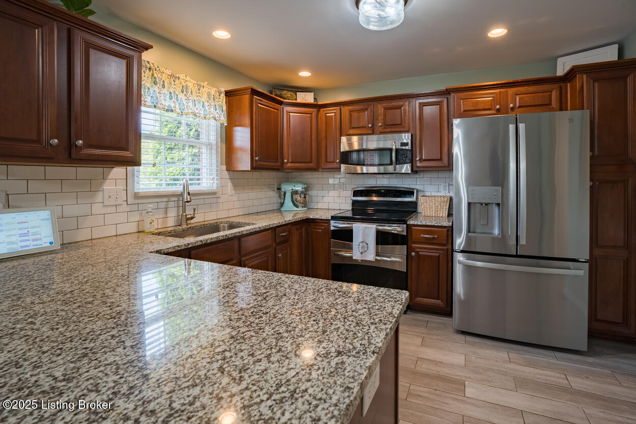 4702 Saratoga Springs Ct