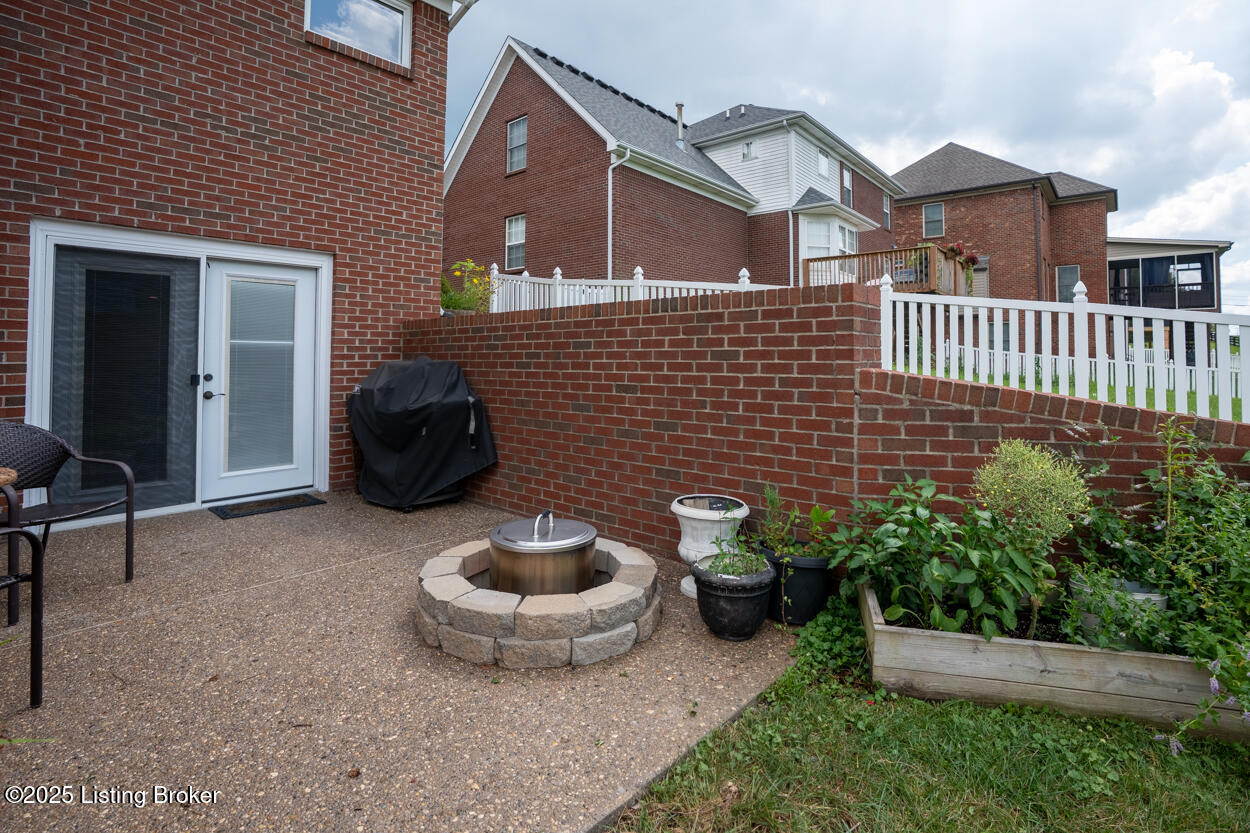 4702 Saratoga Springs Ct