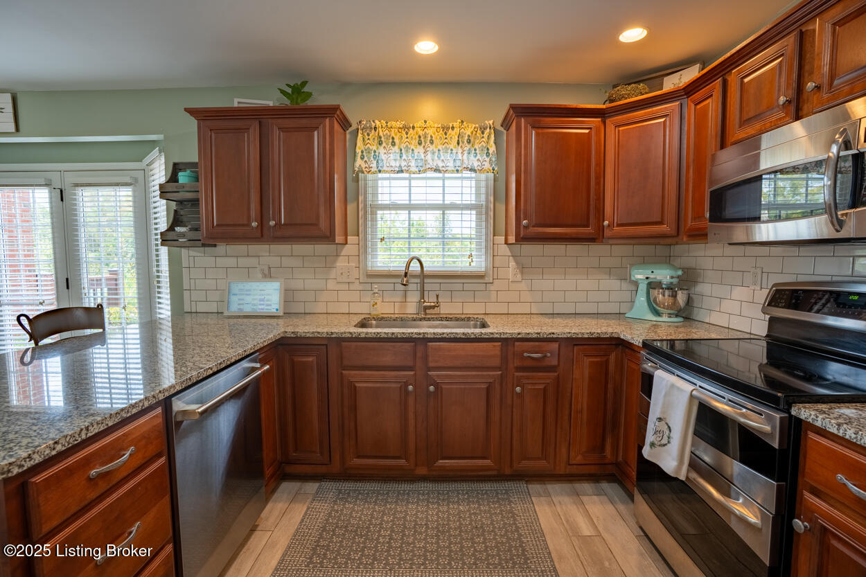 4702 Saratoga Springs Ct
