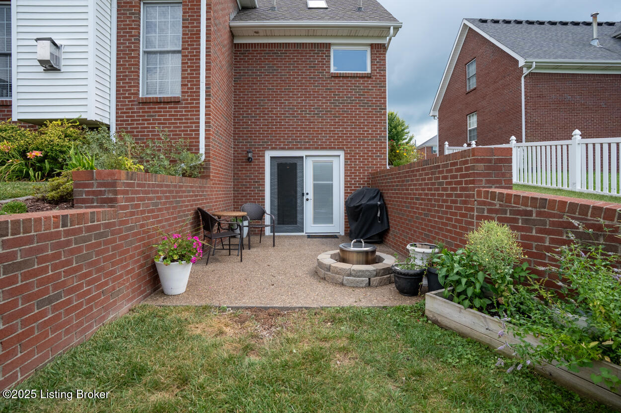4702 Saratoga Springs Ct