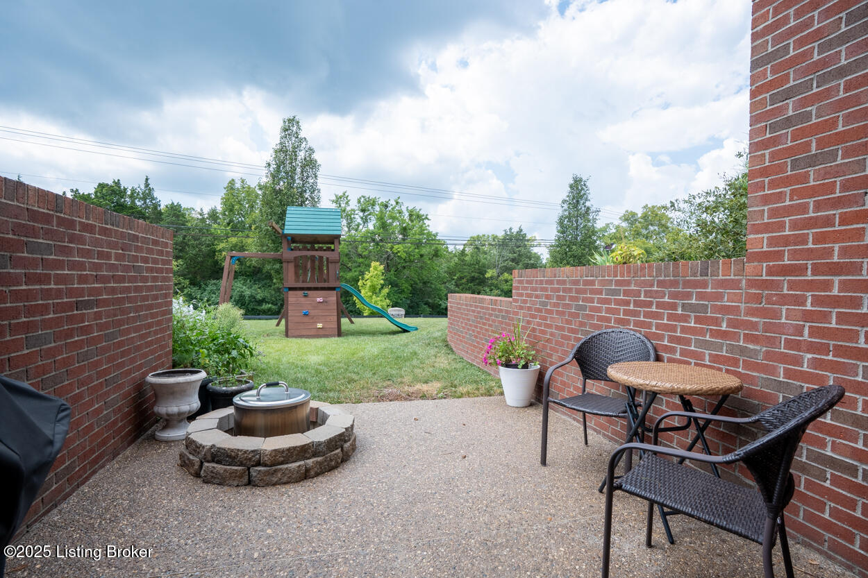 4702 Saratoga Springs Ct