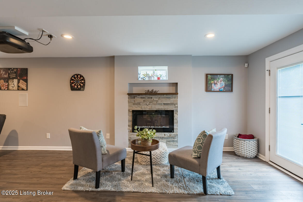 4702 Saratoga Springs Ct