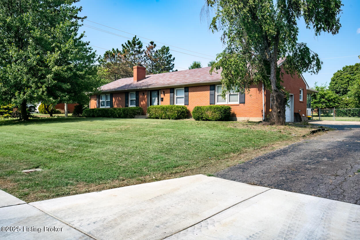 1415 Girard Dr
