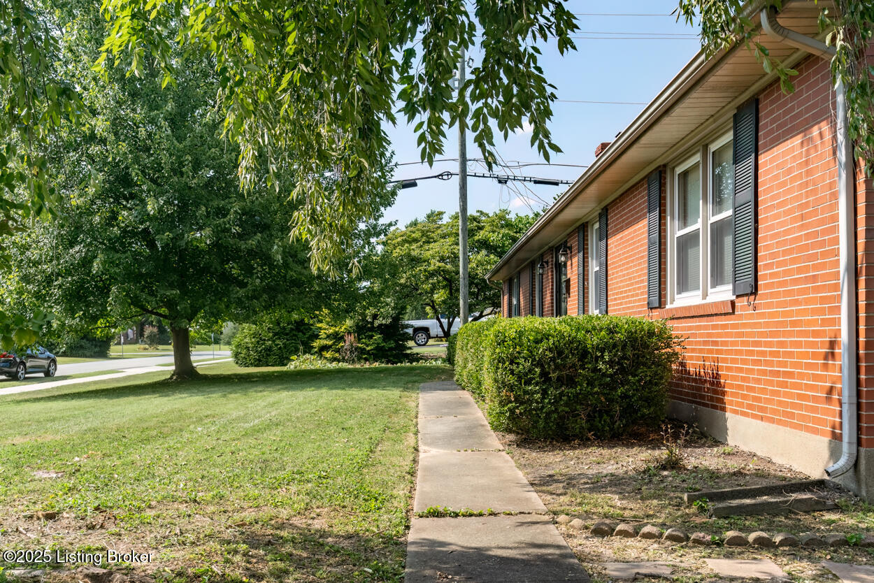 1415 Girard Dr
