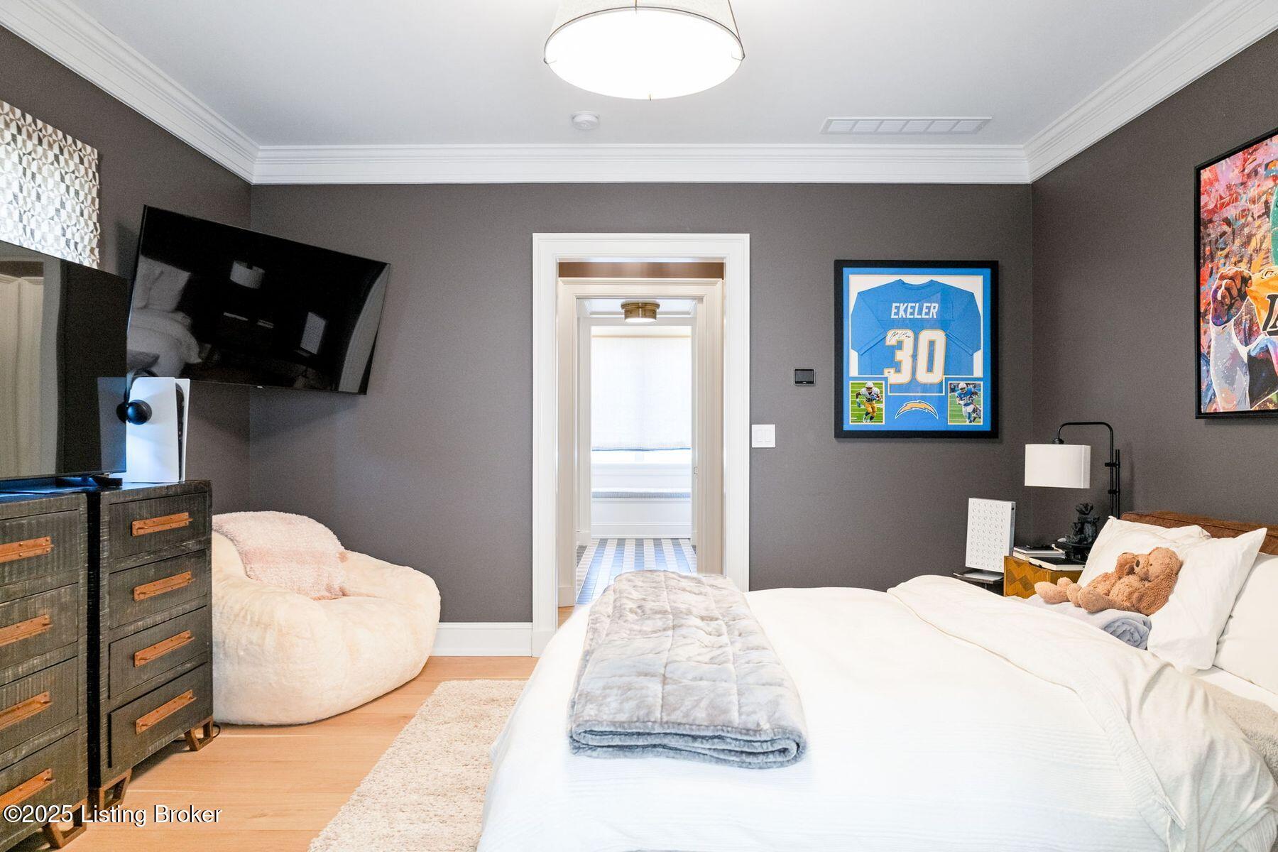 8220 Sutherland Farm Rd