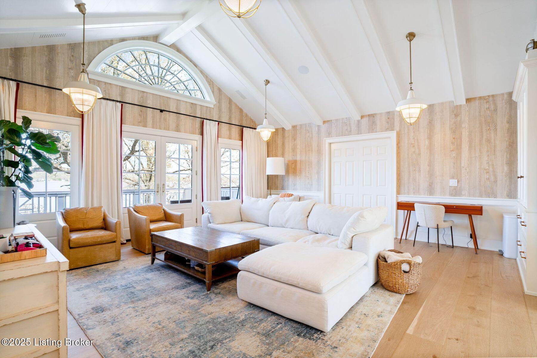 8220 Sutherland Farm Rd