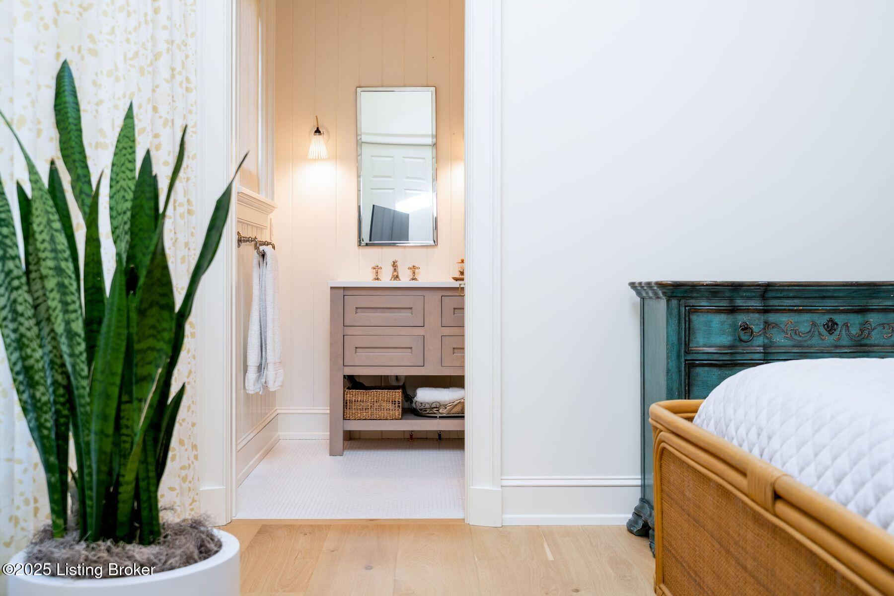 8220 Sutherland Farm Rd