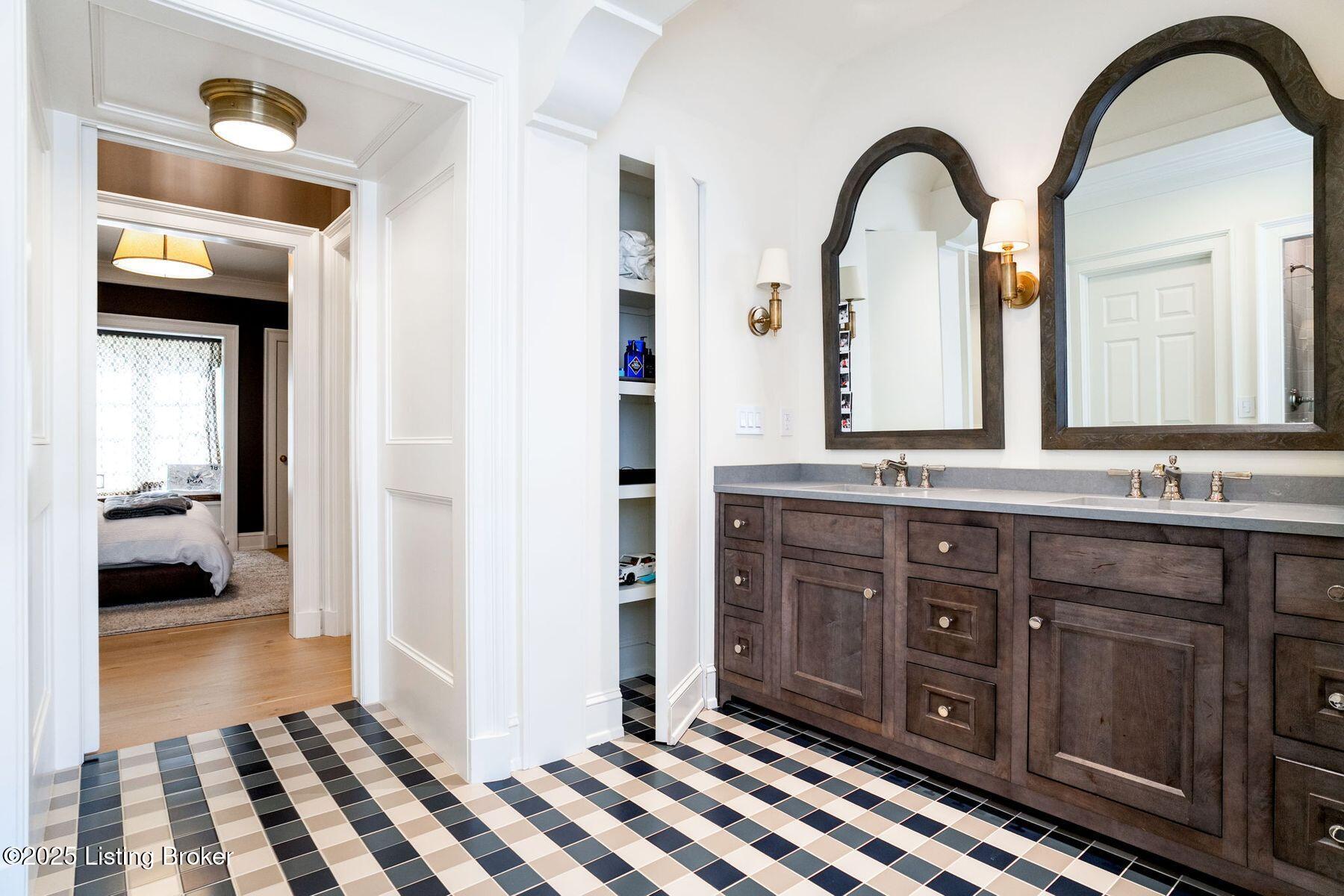 8220 Sutherland Farm Rd