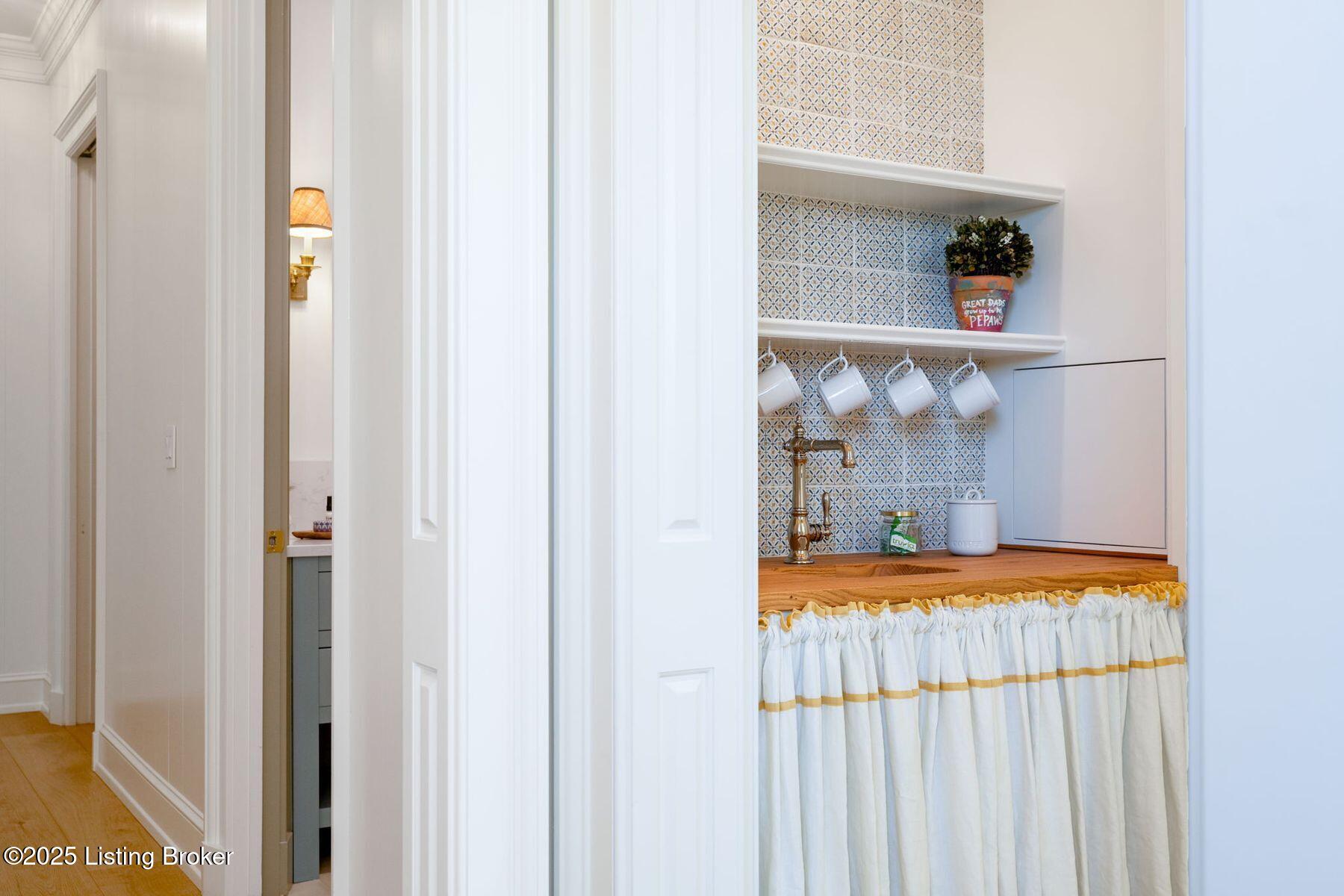 8220 Sutherland Farm Rd