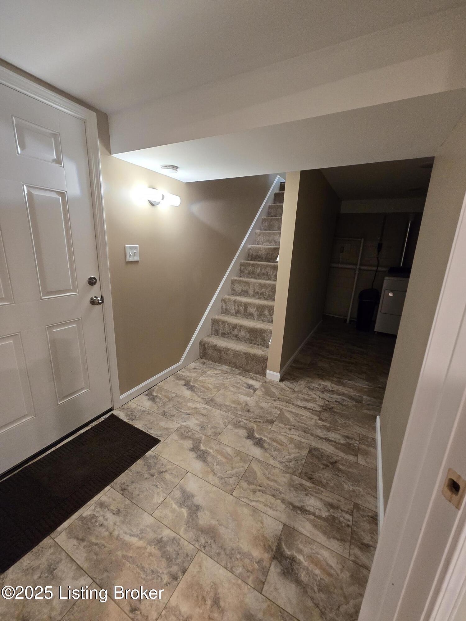 773 Ardmore Ln