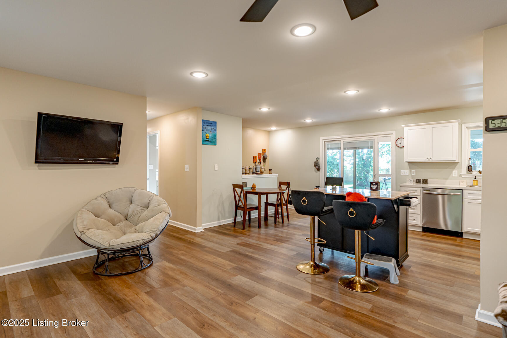 773 Ardmore Ln
