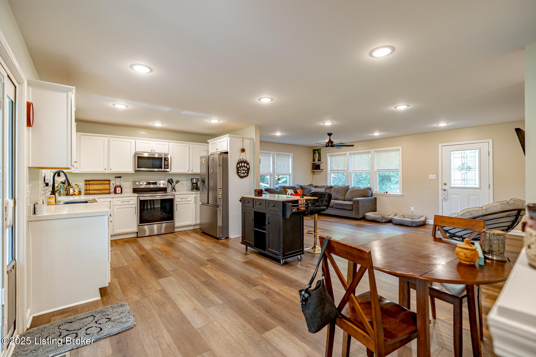 773 Ardmore Ln