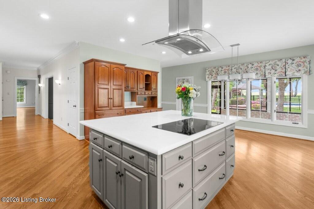 3616 Constantine Dr
