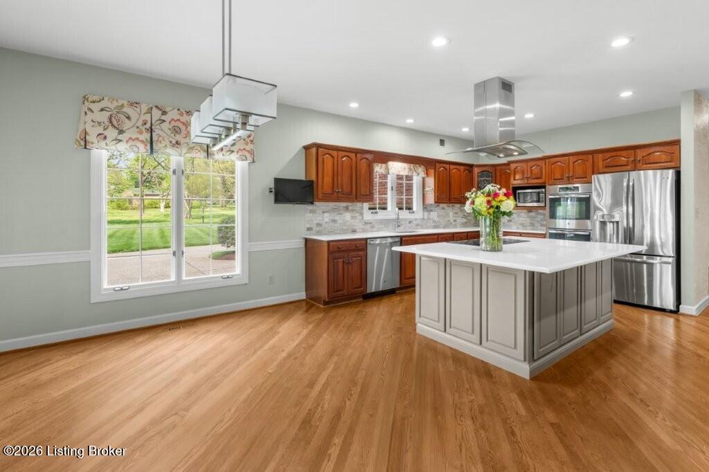 3616 Constantine Dr