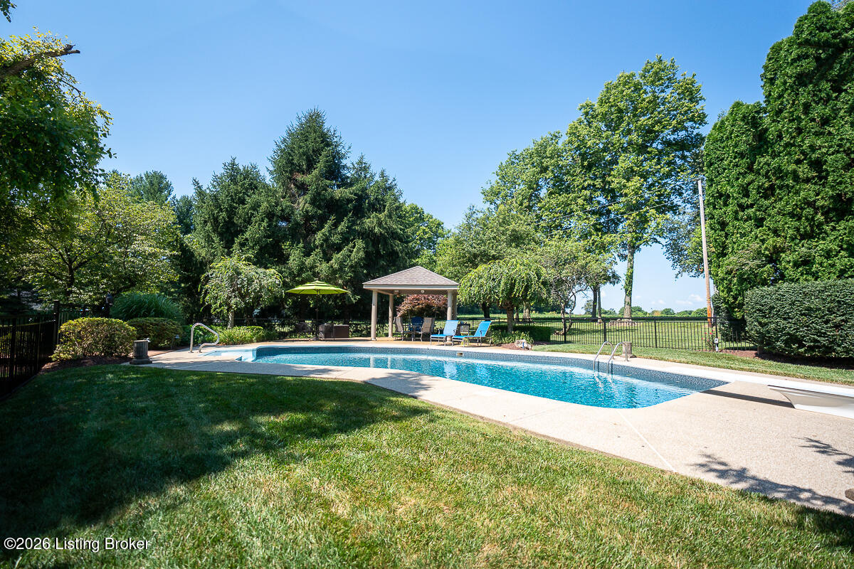3616 Constantine Dr