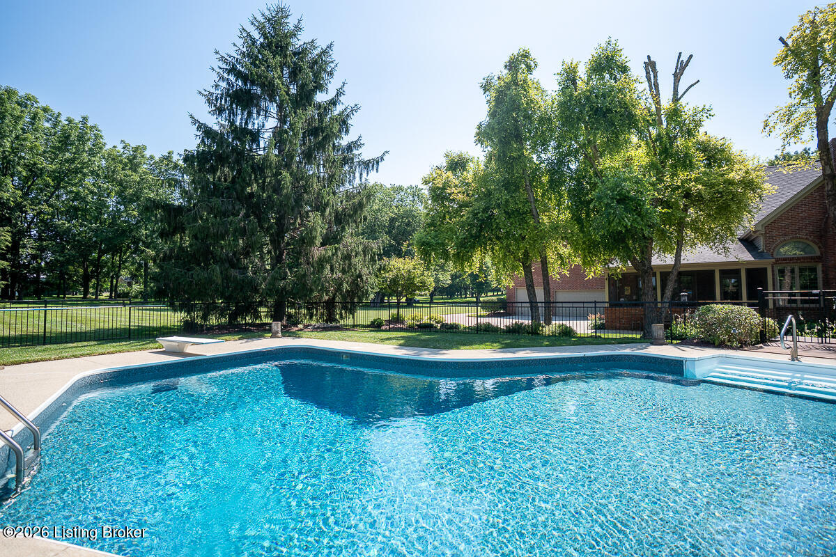 3616 Constantine Dr