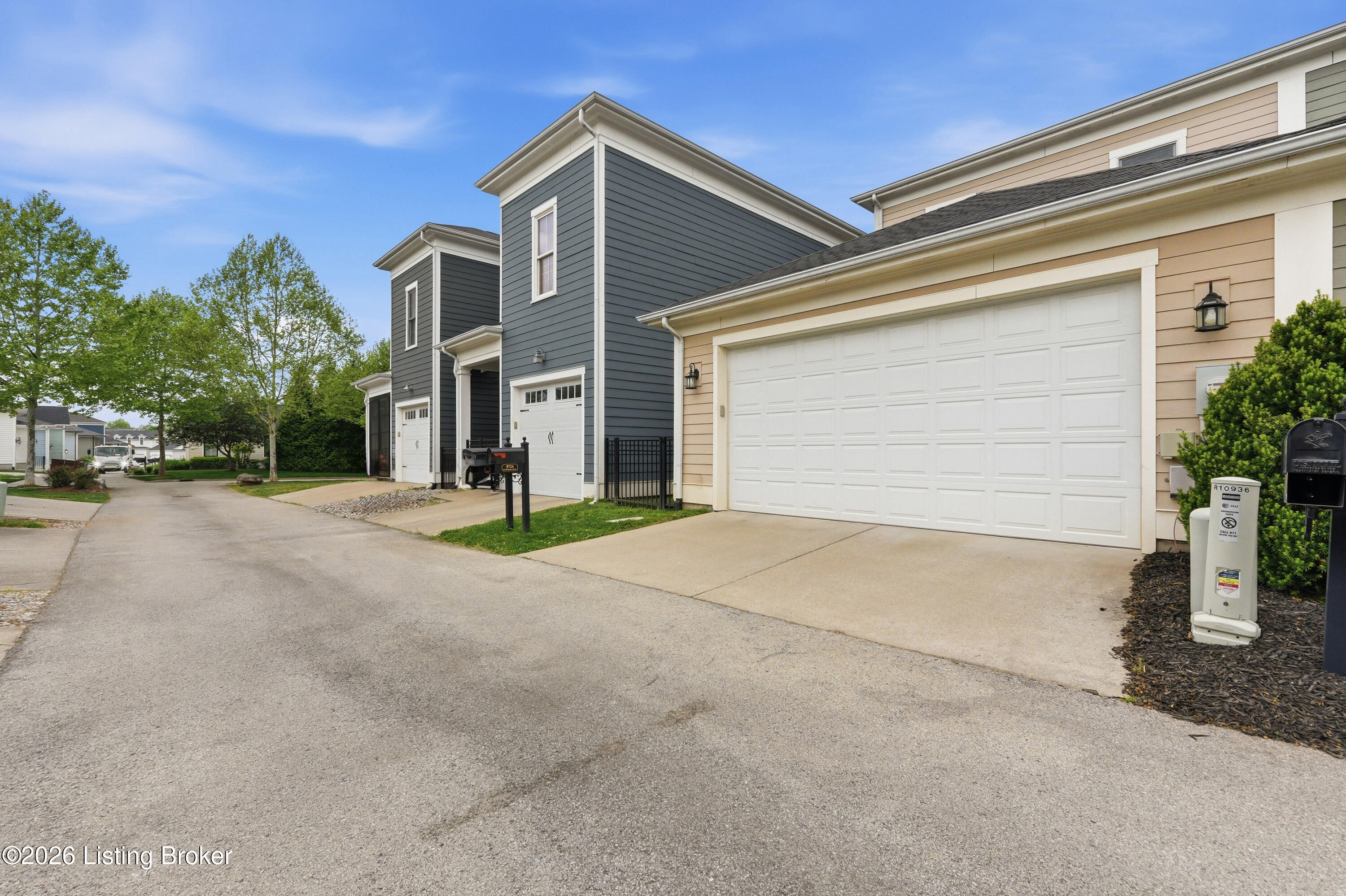 10938 Kings Crown Dr