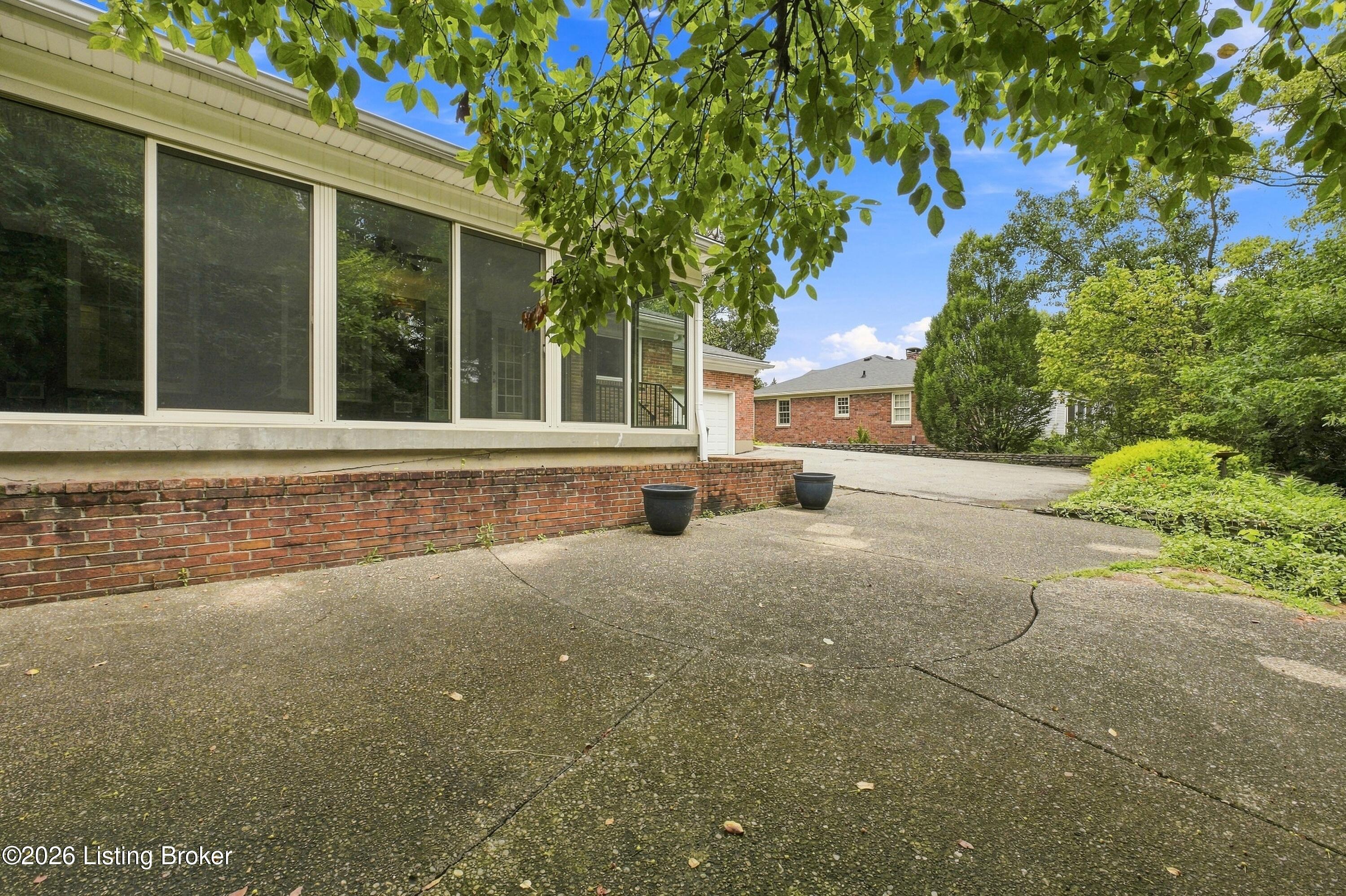 2005 Camargo Rd