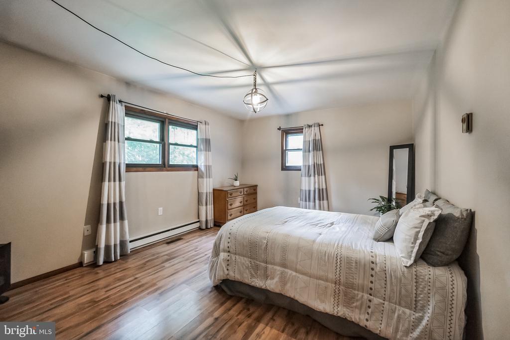 1160 Elverson Rd