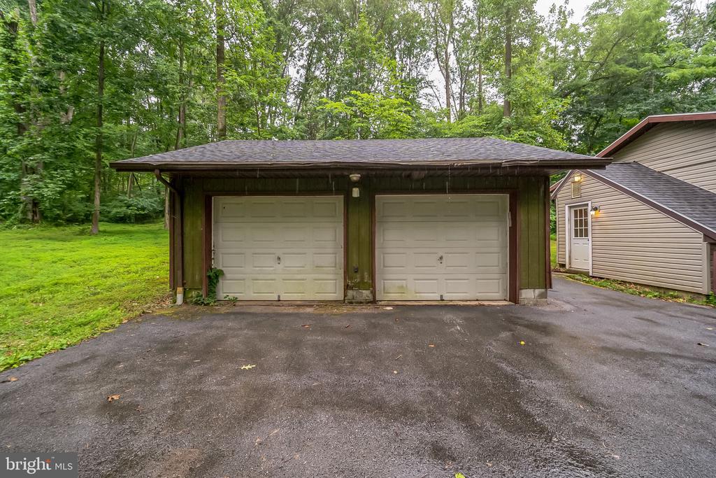 1160 Elverson Rd