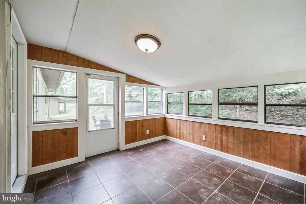 1160 Elverson Rd