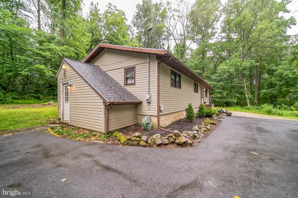 1160 Elverson Rd