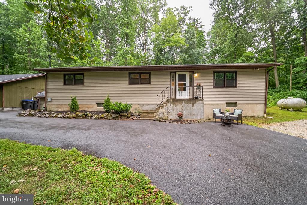 1160 Elverson Rd