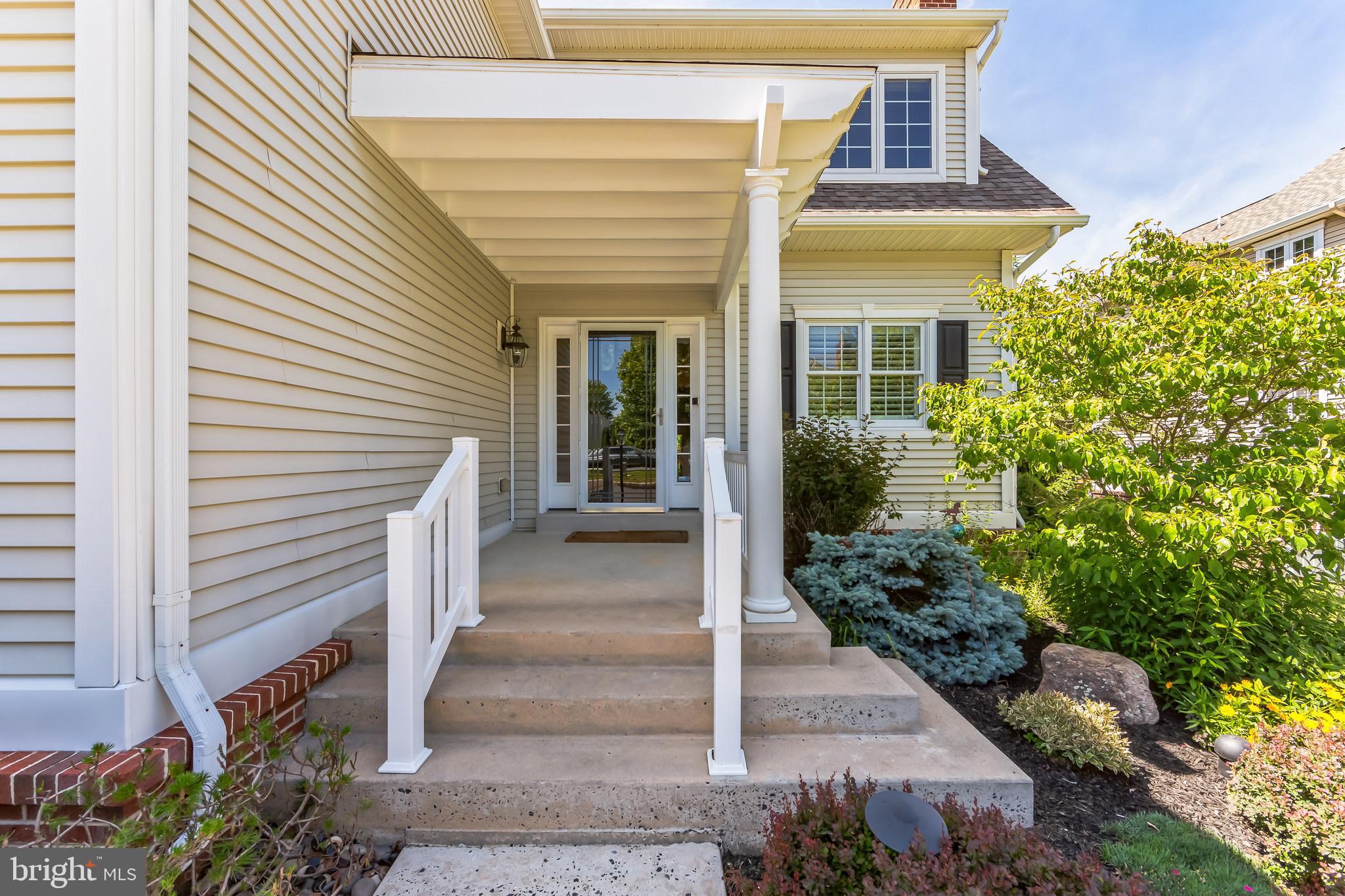 902 Pinehurst Dr