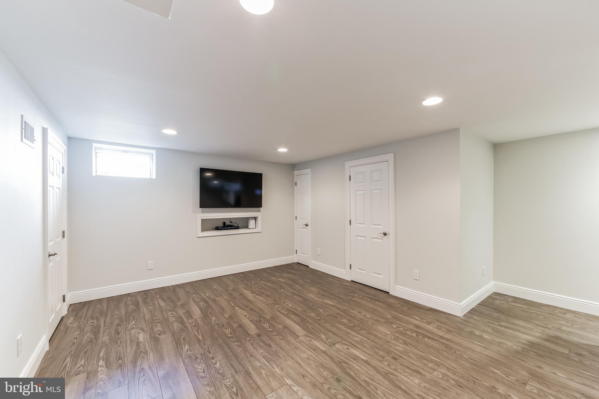 902 Pinehurst Dr