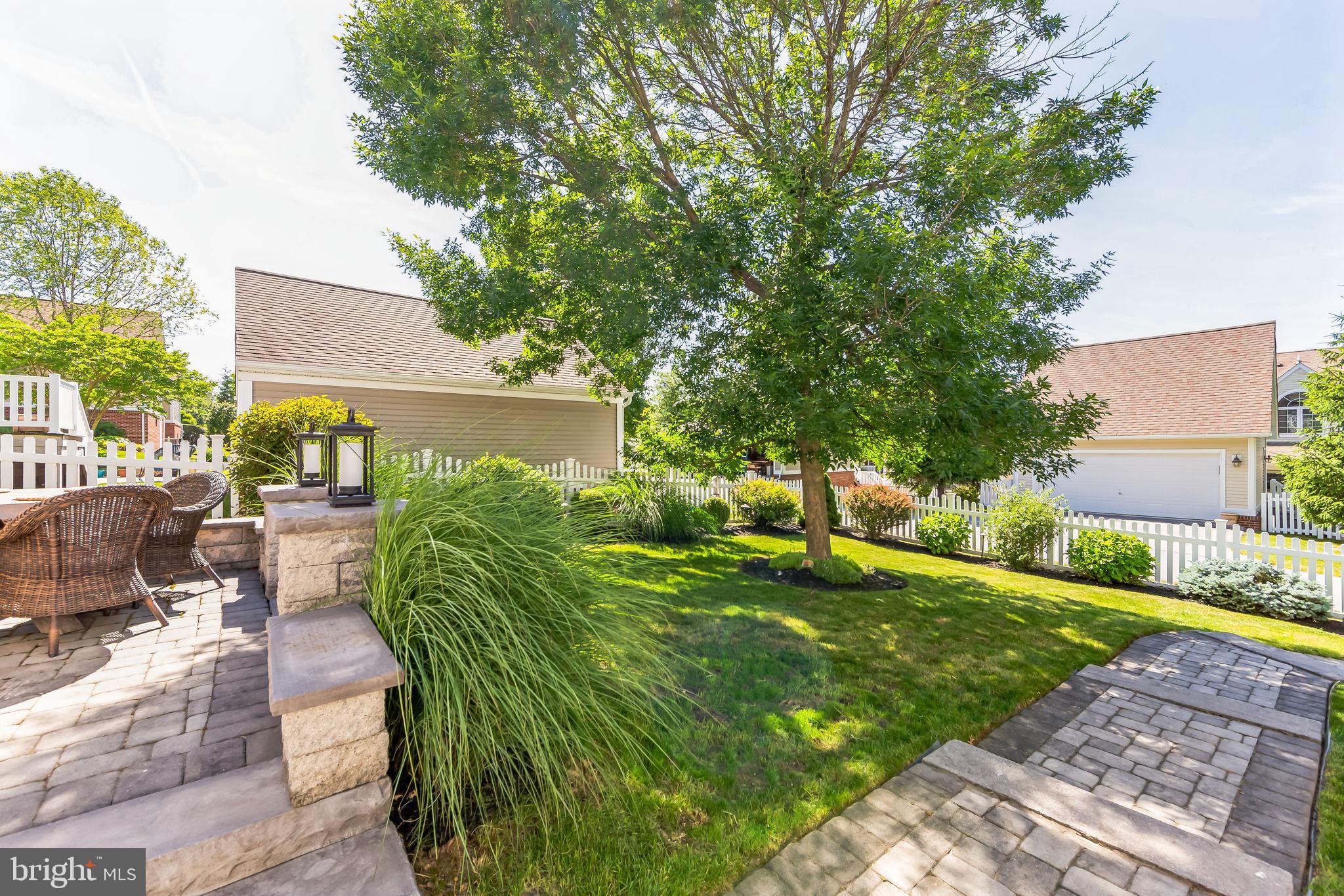 902 Pinehurst Dr