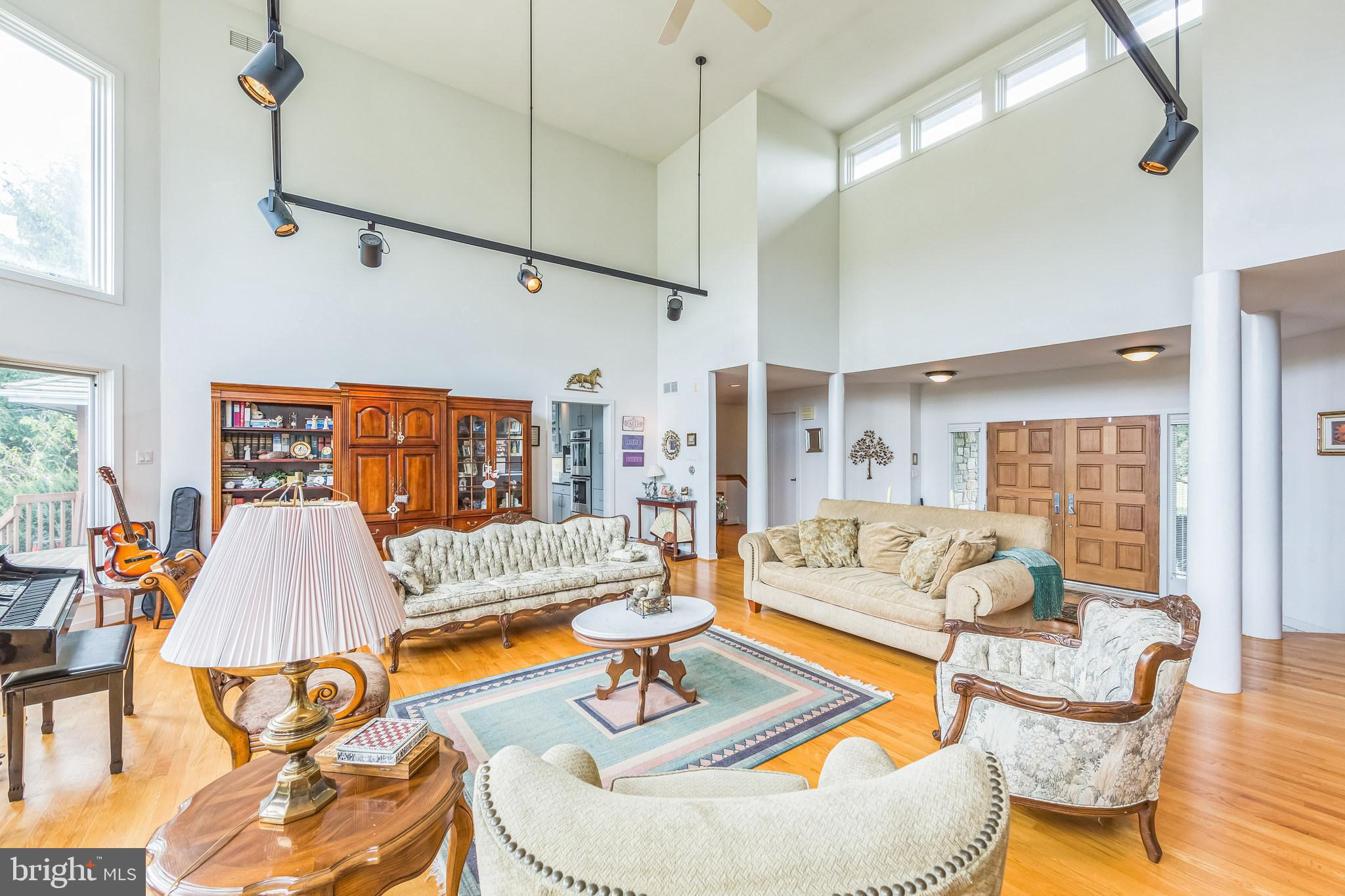 36 Wyndemere Lake Dr