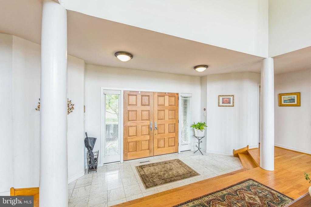 36 Wyndemere Lake Dr