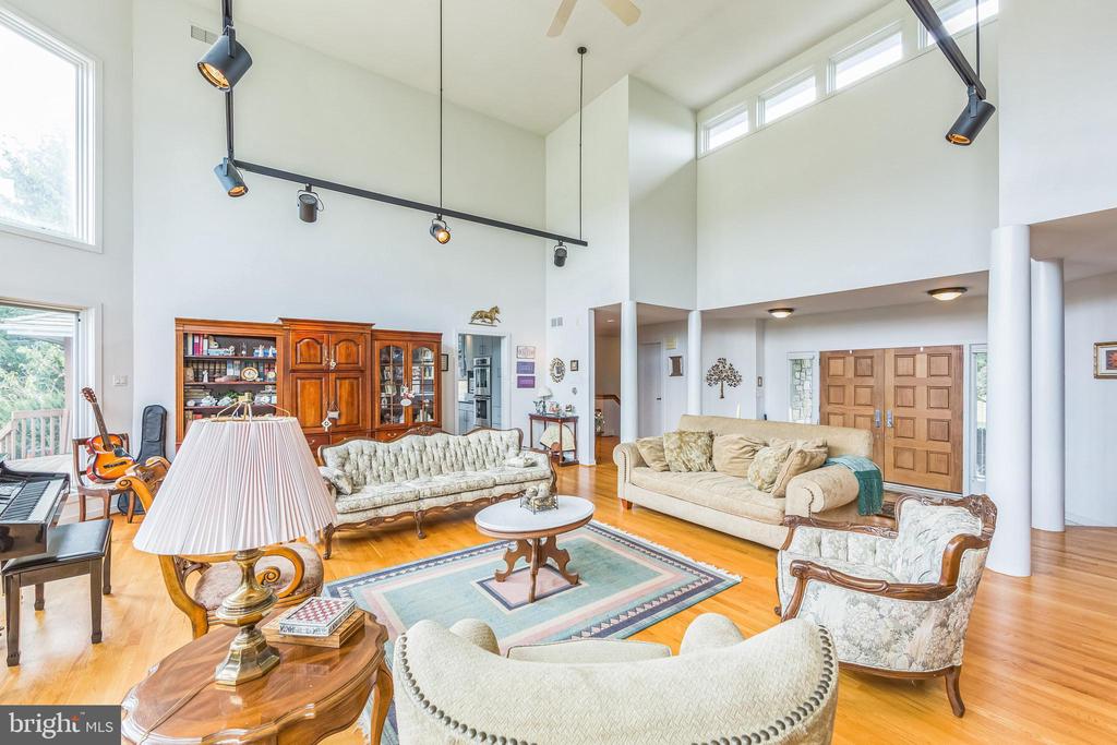36 Wyndemere Lake Dr