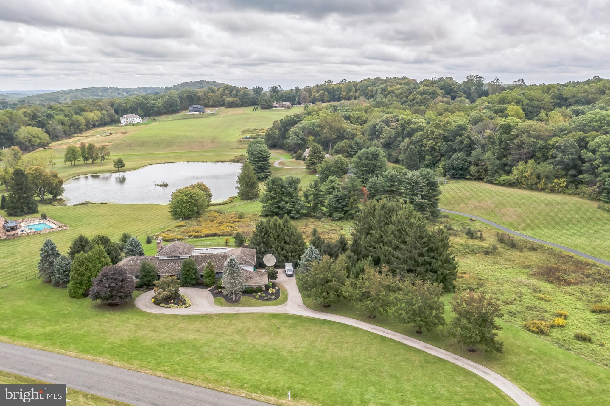 36 Wyndemere Lake Dr