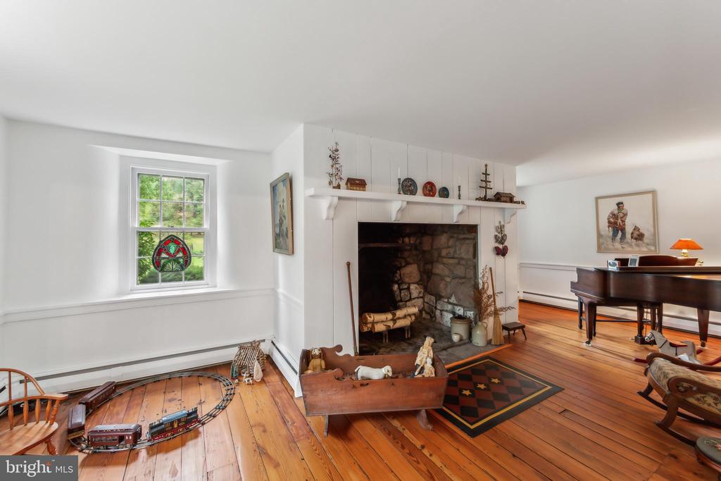 1820 Chestnut Hill Rd
