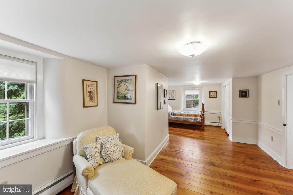 1820 Chestnut Hill Rd