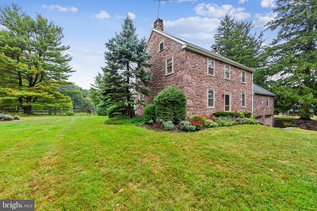 1820 Chestnut Hill Rd