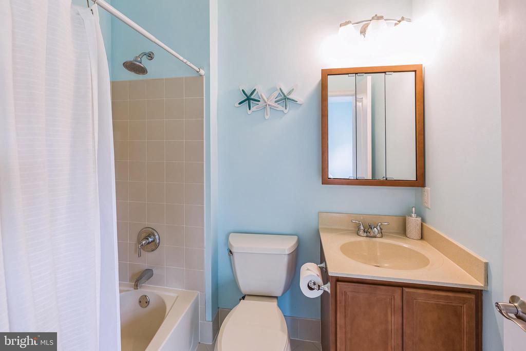 2201 Kingsley Ct