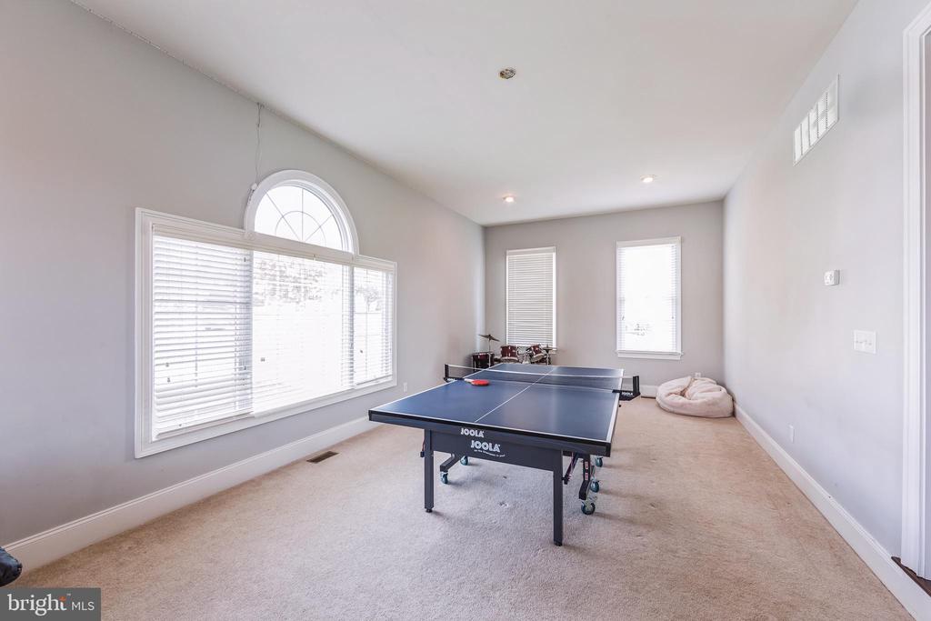 2201 Kingsley Ct