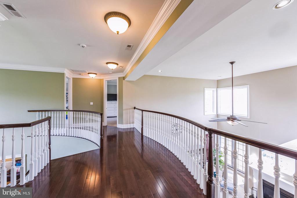 2201 Kingsley Ct