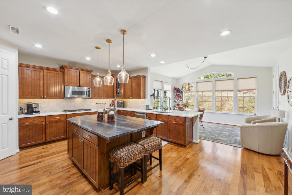 48 Butterworth Ct
