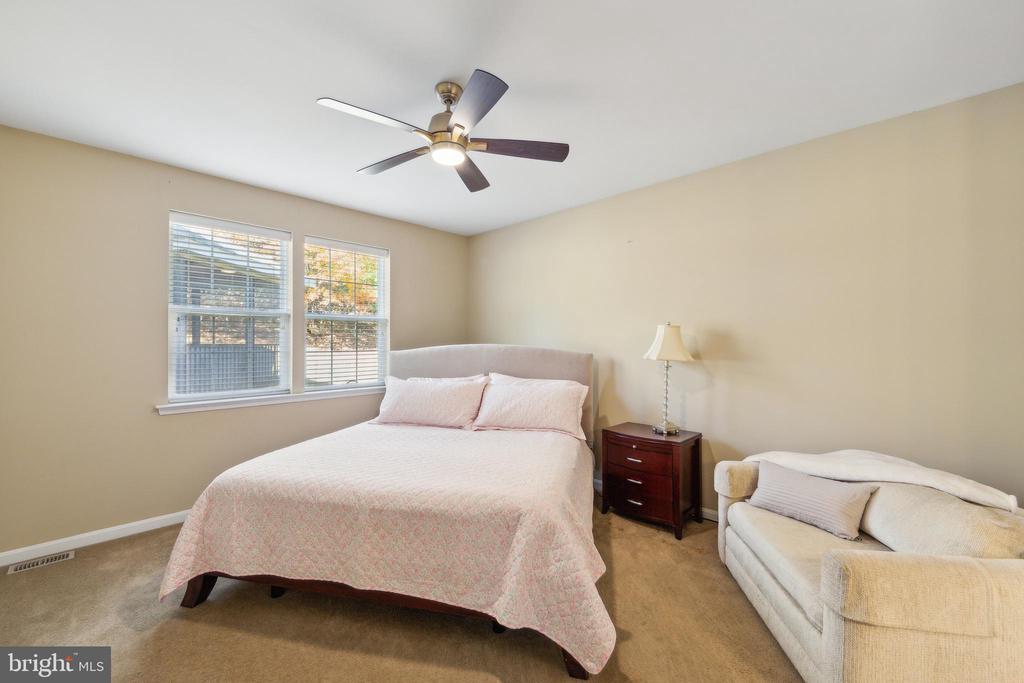 48 Butterworth Ct